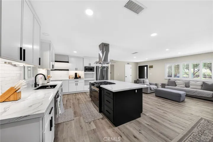 3837 Shelter Grove, Claremont, California 91711