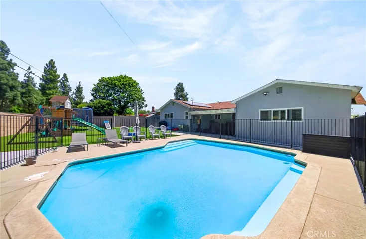 3837 Shelter Grove, Claremont, California 91711