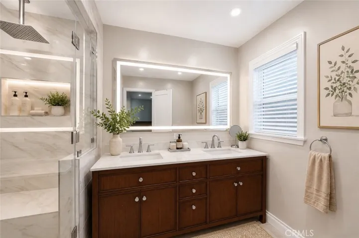 Minor virtual staging
