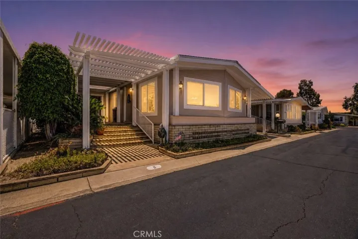 5200 Irvine Boulevard 11, Irvine, California 92620