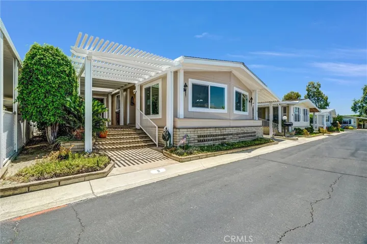 5200 Irvine Boulevard 11, Irvine, California 92620