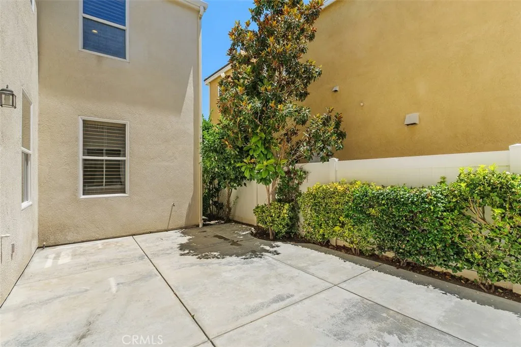 Private Side yard