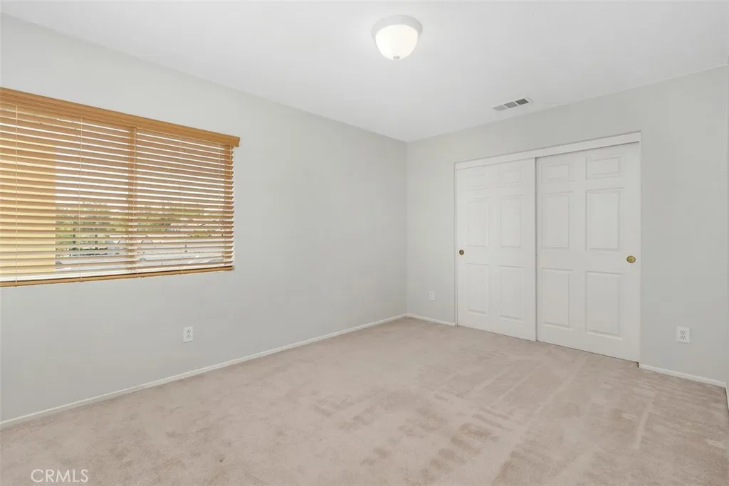 Very large secondary bedroom