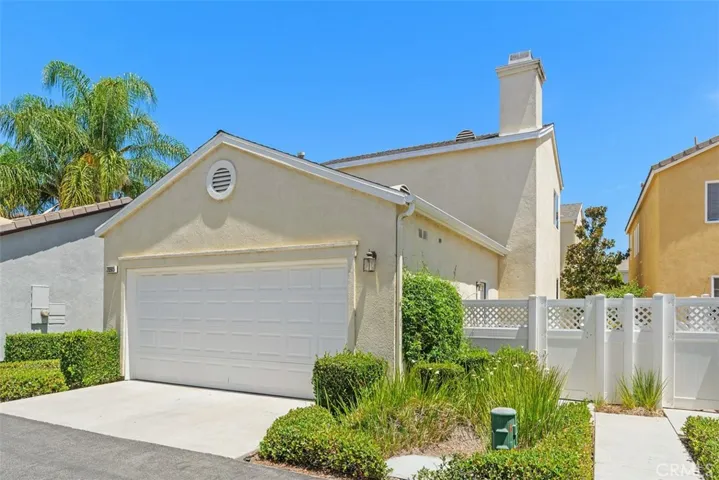 Garage attaches to Yard