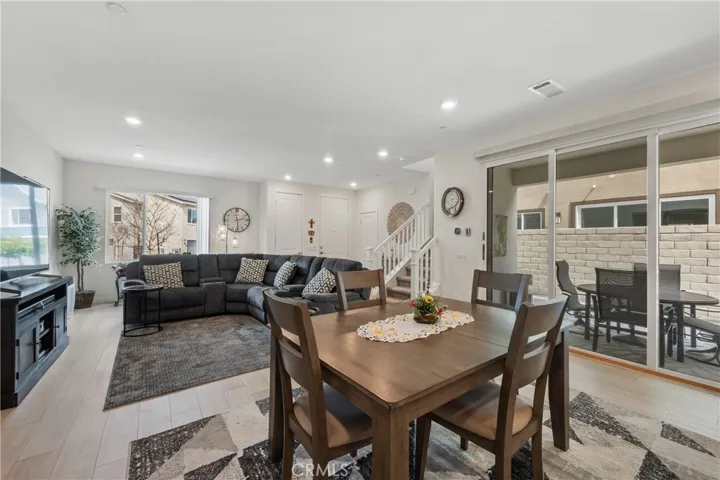 27632 Ensemble, Valencia, California 91381
