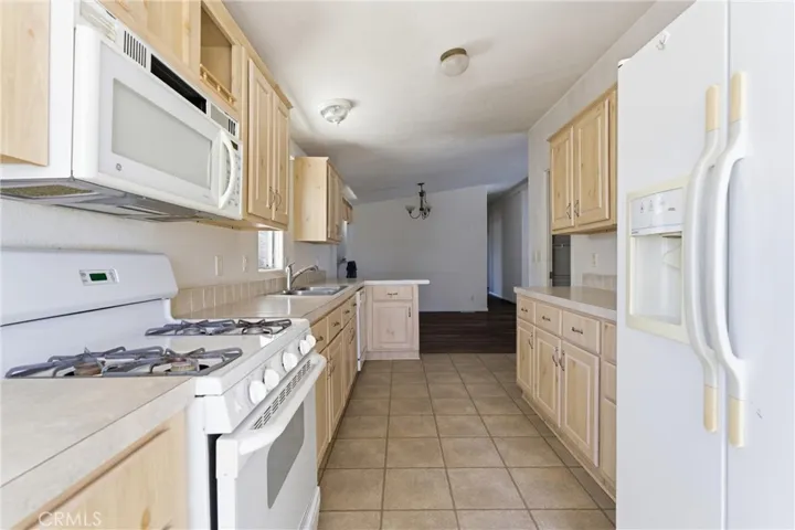 45465 25th E, Lancaster, California 93535