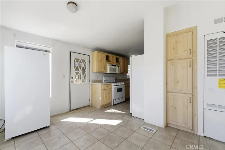 45465 25th E, Lancaster, California 93535