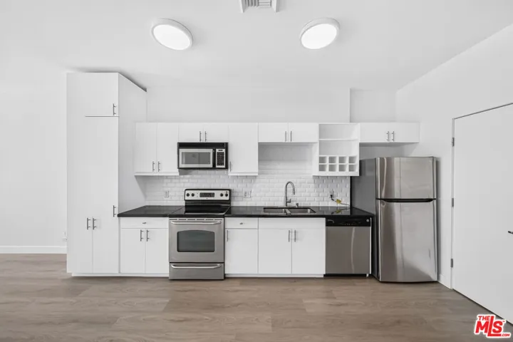 3810 Wilshire Boulevard 1108, Los Angeles, California 90010