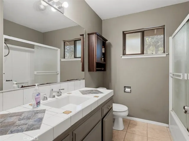 40528 Jean W, Oakhurst, California 93644