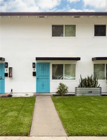 2729 S Baker, Santa Ana, California 92707