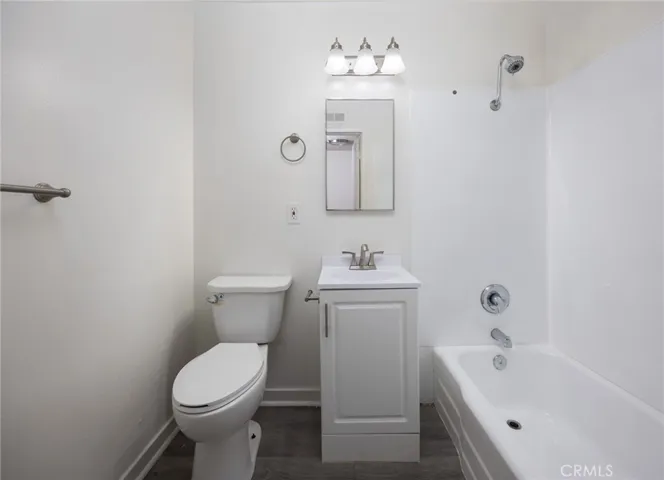 2729 S Baker, Santa Ana, California 92707