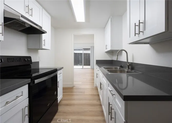 2729 S Baker, Santa Ana, California 92707