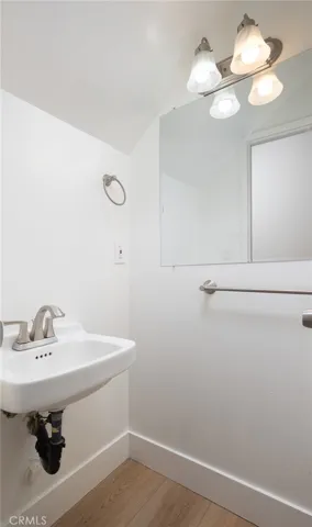 2729 S Baker, Santa Ana, California 92707