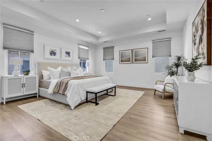 155 Linda Vista, Irvine, California 92618