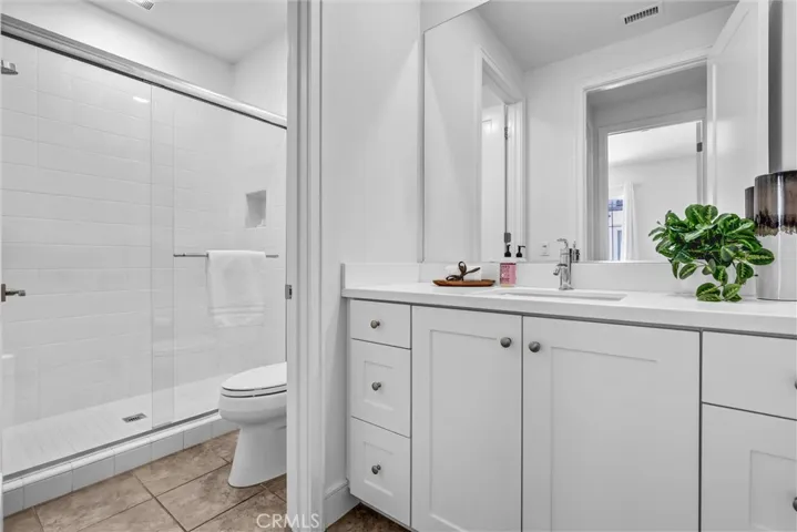 155 Linda Vista, Irvine, California 92618