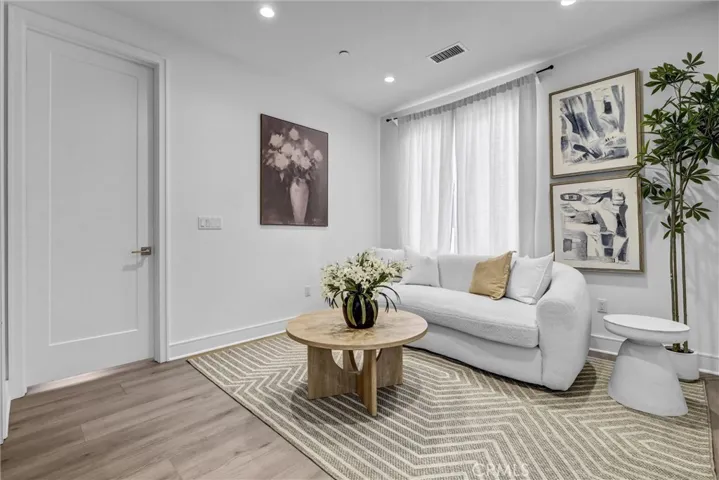155 Linda Vista, Irvine, California 92618