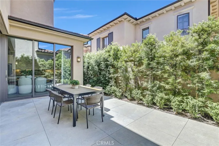 155 Linda Vista, Irvine, California 92618