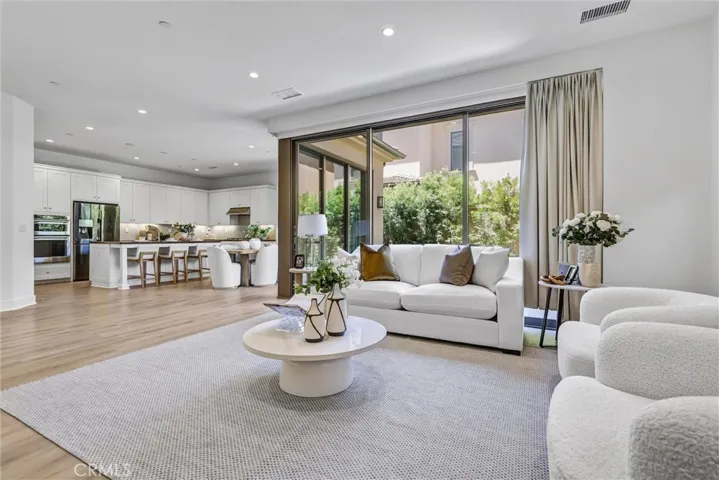 155 Linda Vista, Irvine, California 92618