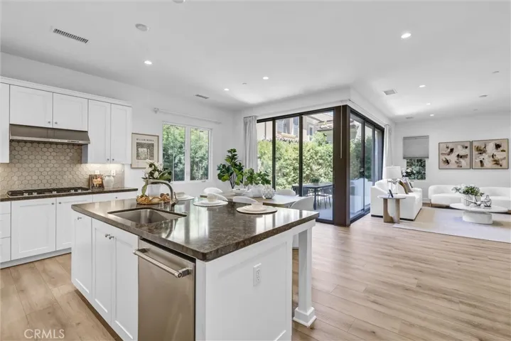 155 Linda Vista, Irvine, California 92618