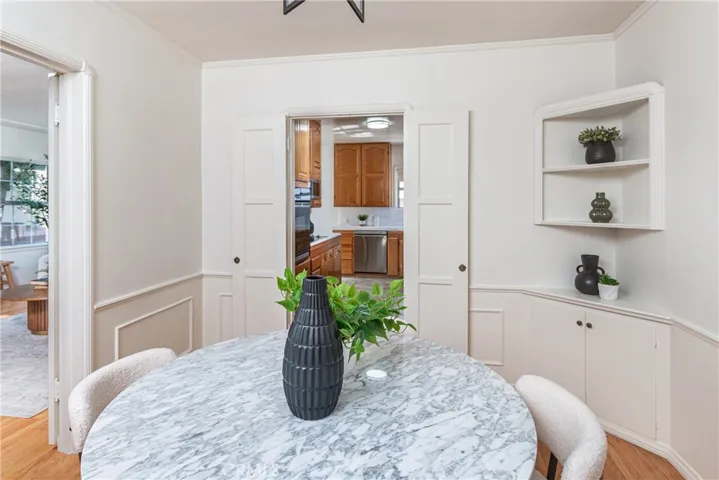432 N Beachwood Drive, Burbank, California 91506