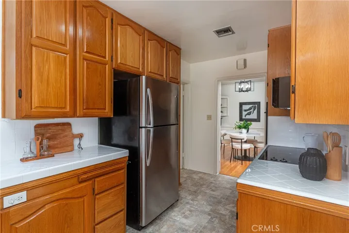 432 N Beachwood Drive, Burbank, California 91506