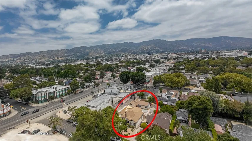 432 N Beachwood Drive, Burbank, California 91506