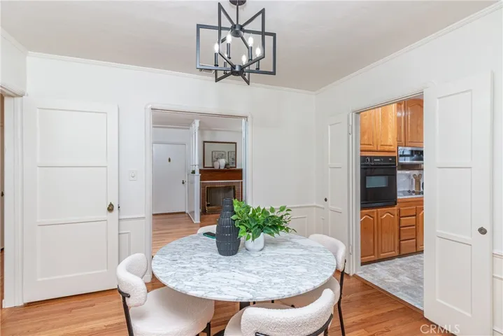 432 N Beachwood Drive, Burbank, California 91506