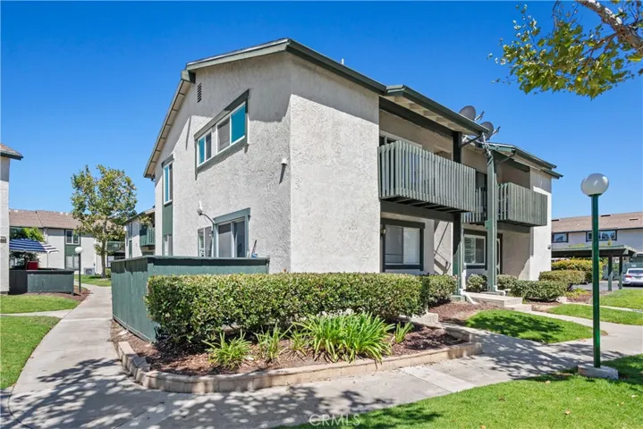 23232 Orange Av #2, Lake Forest, California 92630