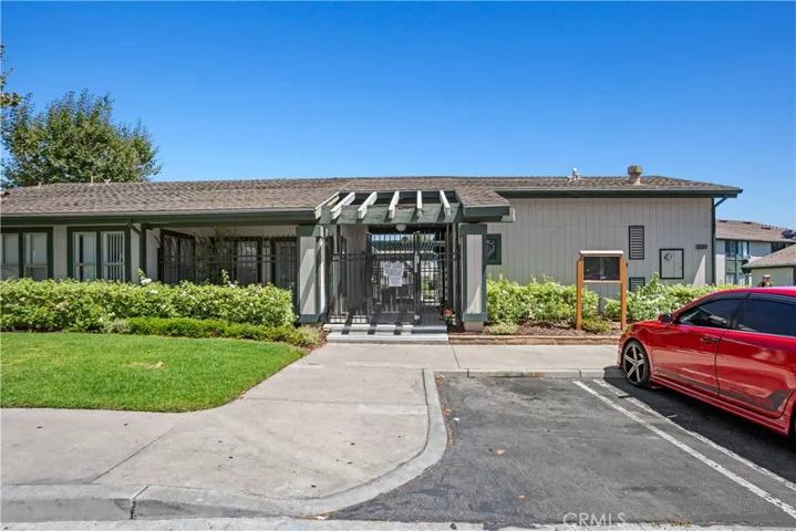 23232 Orange Av #2, Lake Forest, California 92630