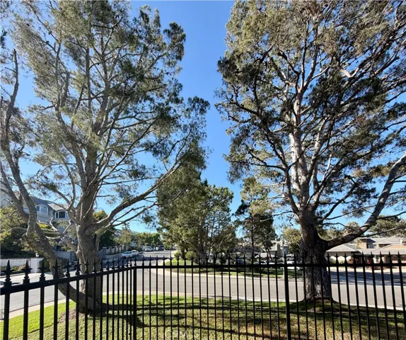 2 Vienna, Newport Beach, California 92660