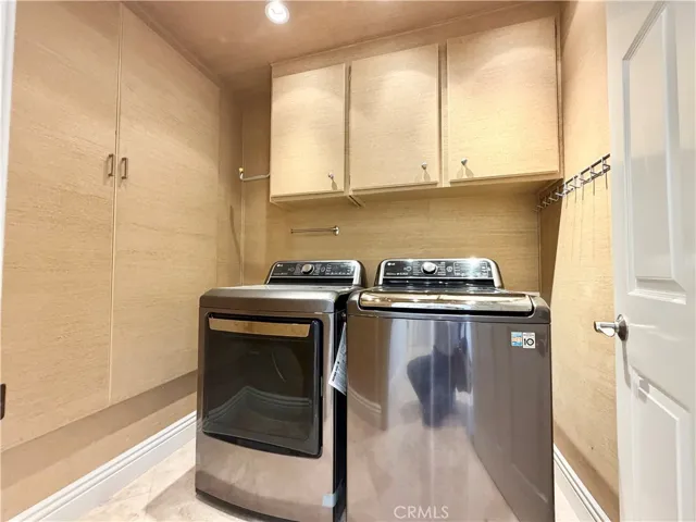 2 Vienna, Newport Beach, California 92660