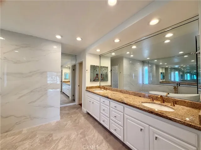 2 Vienna, Newport Beach, California 92660