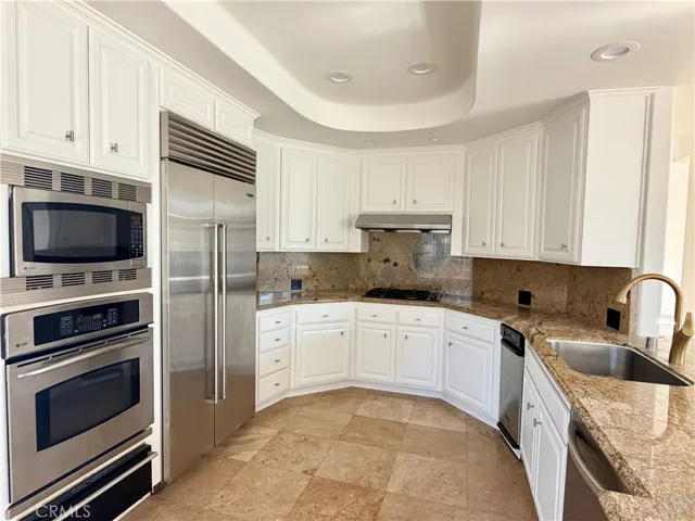 2 Vienna, Newport Beach, California 92660