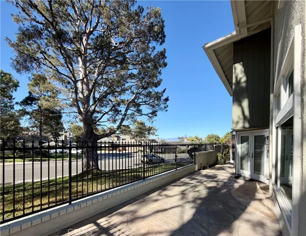 2 Vienna, Newport Beach, California 92660
