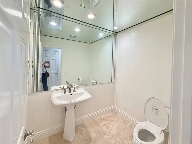 2 Vienna, Newport Beach, California 92660