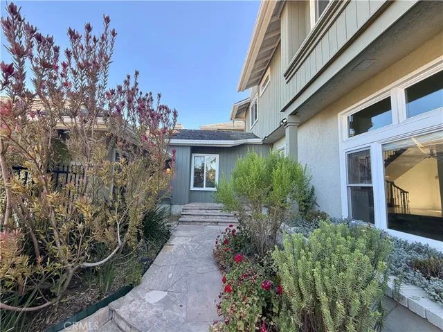 2 Vienna, Newport Beach, California 92660