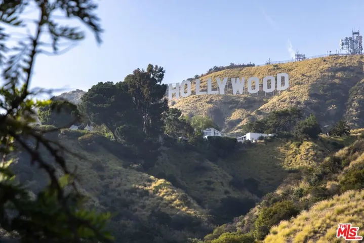 3147 Hollyridge Drive, Los Angeles, California 90068
