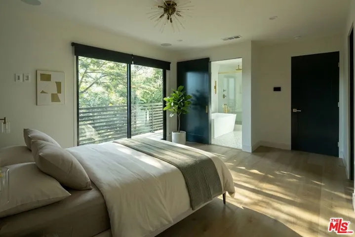 3147 Hollyridge Drive, Los Angeles, California 90068