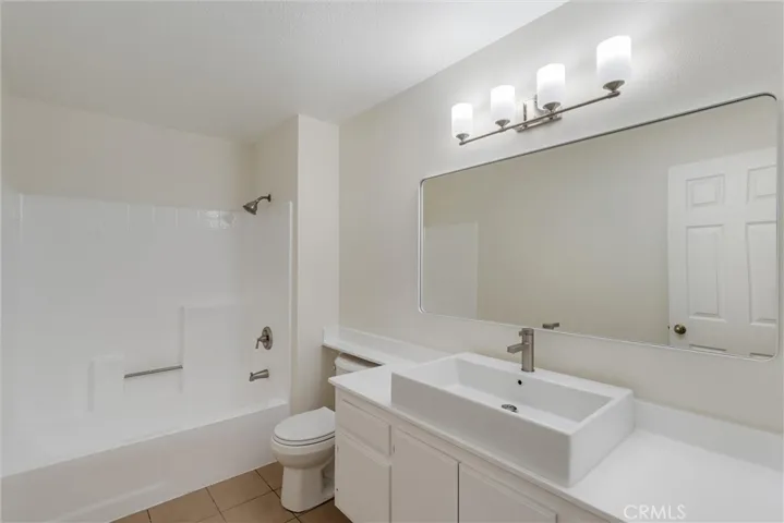 1121 Obispo Avenue 108, Long Beach, California 90804