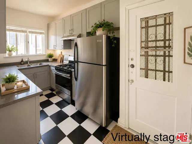 127 N Catalina Street 3, Los Angeles, California 90004