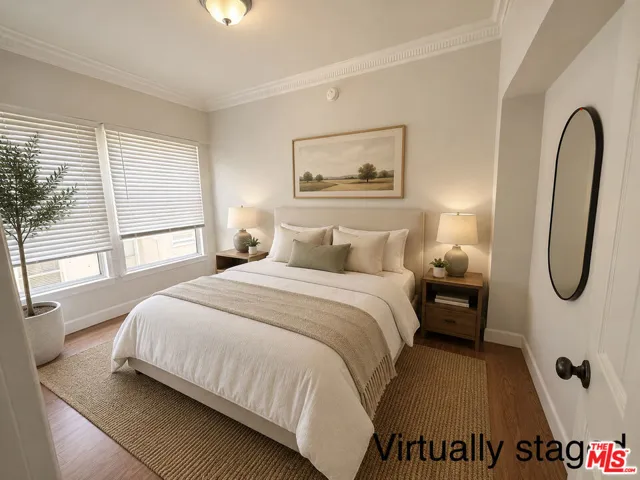 127 N Catalina Street 3, Los Angeles, California 90004