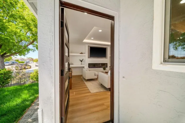 300 N Park Victoria Drive, Milpitas, California 95035