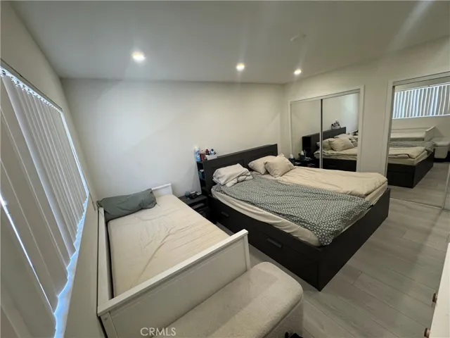 350 W Wilson 1a, Glendale, California 91203