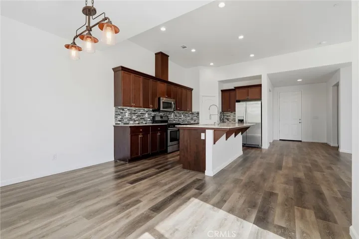 1361 Hoover Way, Hanford, California 93230