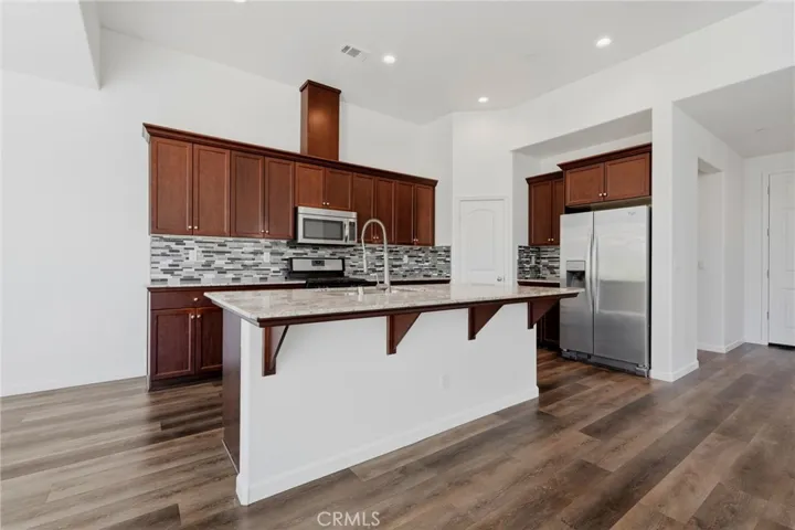 1361 Hoover Way, Hanford, California 93230