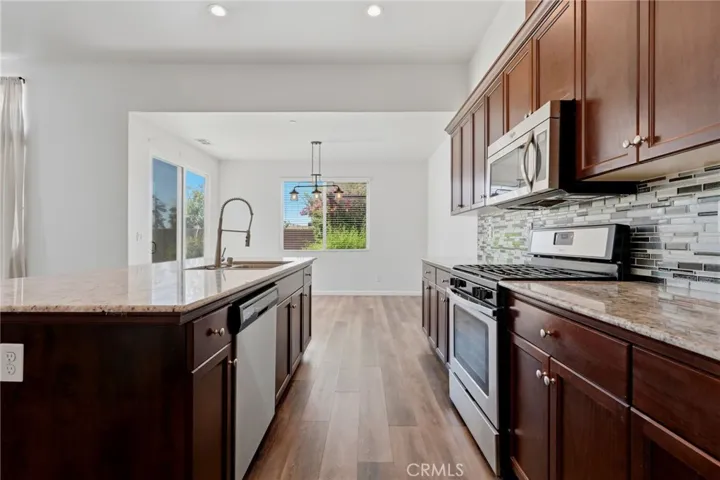 1361 Hoover Way, Hanford, California 93230