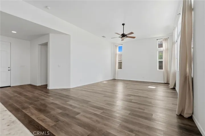 1361 Hoover Way, Hanford, California 93230