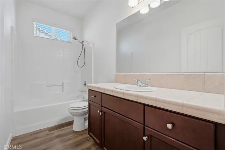1361 Hoover Way, Hanford, California 93230