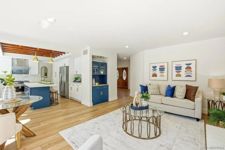 12727 La Tortola, San Diego, California 92129