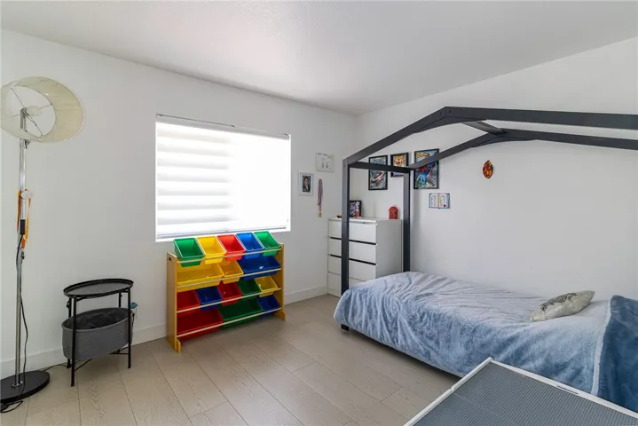 19776 Ahwanee, Los Angeles, California 91326